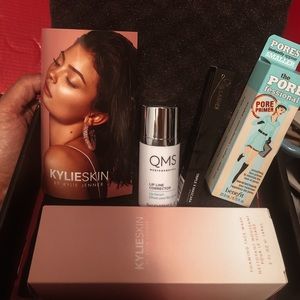 Boozy charm set| KYLIE SKIN